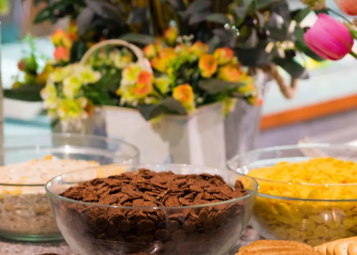 Cnic Gemini Отель Месонги