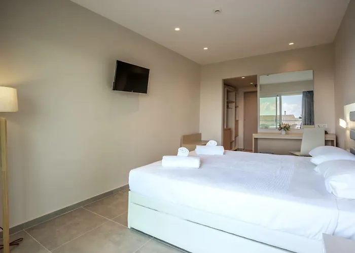 Отель Cnic Gemini